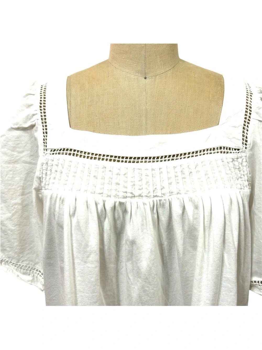 Banana Republic White Square-Neck Cotton Eyelet Trim Embroidered Blouse Medium